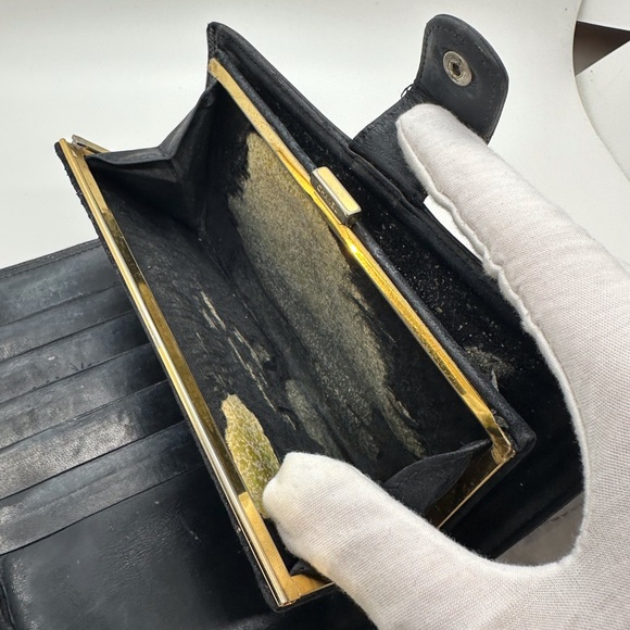 Chanel Large Pebbled leather wallet - Picture 8 of 14